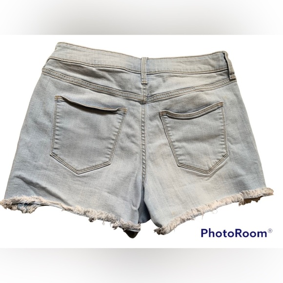 Universal Thread Distressed Jean Shorts-Light Wash-Women’s Size 8-Button Fly - Picture 2 of 8